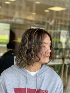 福岡県春日市 美容室 ART of hair アートオブヘアー 外国人風ハイライト （施術例3）