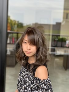 福岡県春日市 美容室 ART of hair アートオブヘアー 外国人風ハイライト（女性 施術例2）