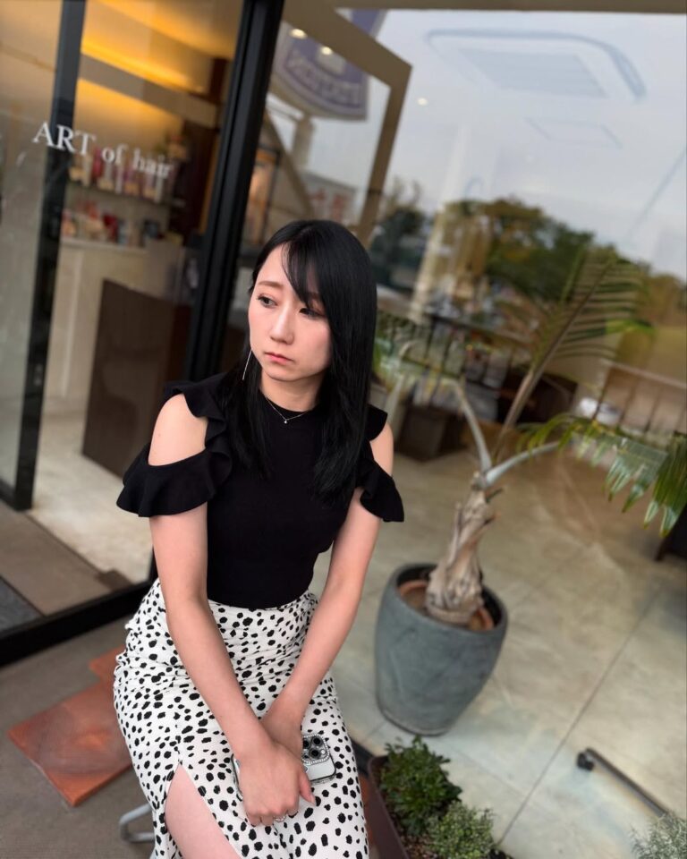 ヘアカラー エノグ ENOG ブルーブラック セミロングヘア 女性 福岡 春日 春日市 大野城 大野城市 筑紫野 筑紫野市 太宰府 太宰府市 美容室 美容院 ヘアサロン ARTofhair ART of hair アートオブヘアー アートオブヘア 近くの美容室