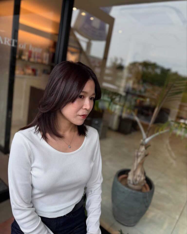 レイヤーカット ミディアムヘア ヘアカラー エノグ ENOG ロングヘア 女性 福岡 春日 春日市 大野城 大野城市 筑紫野 筑紫野市 太宰府 太宰府市 美容室 美容院 ヘアサロン ARTofhair ART of hair アートオブヘアー アートオブヘア 近くの美容室